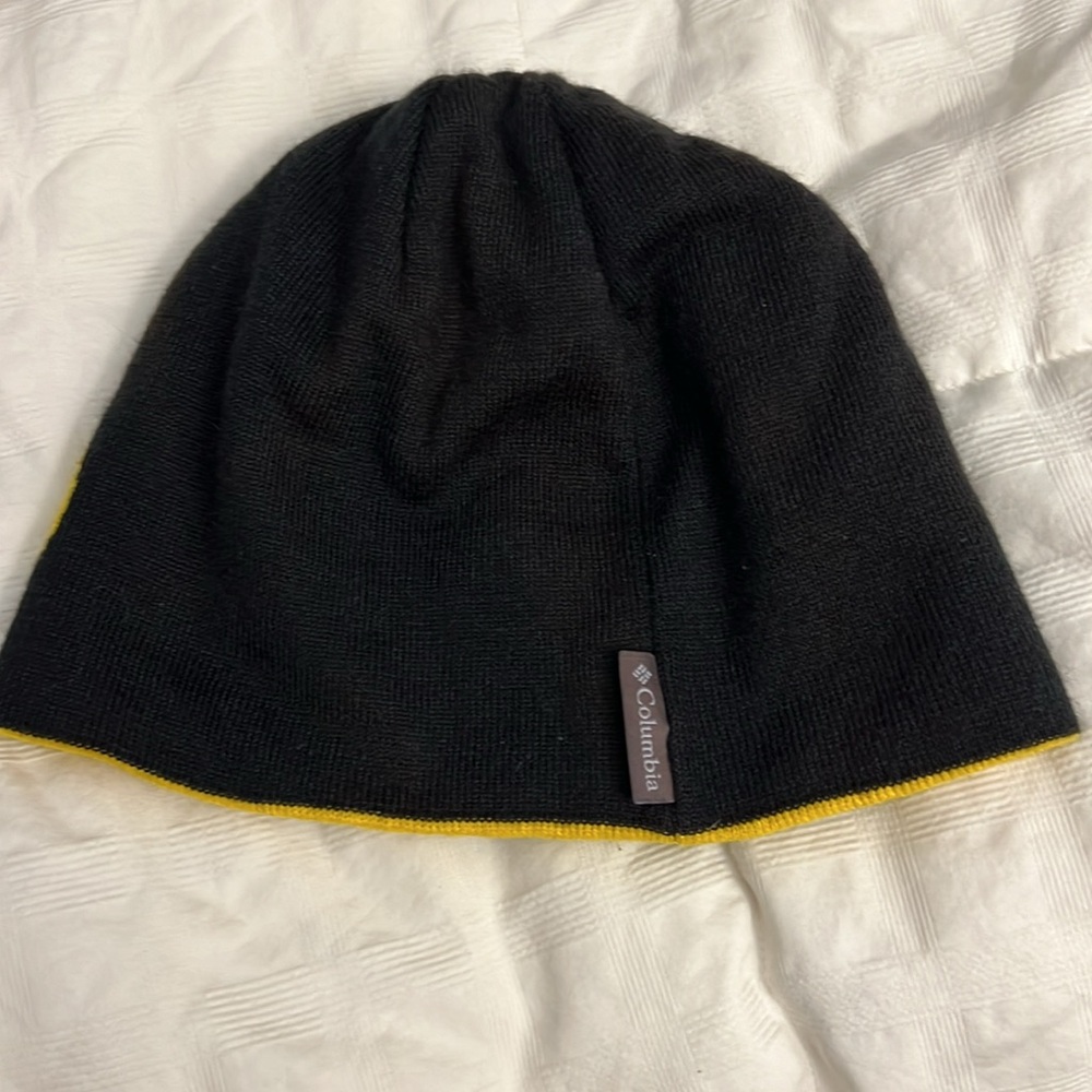 Reversible Hawkeyes Beanie O/S - Picture 2 of 4